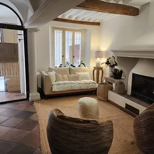 La Belle Histoire Bed & Breakfast Claviers