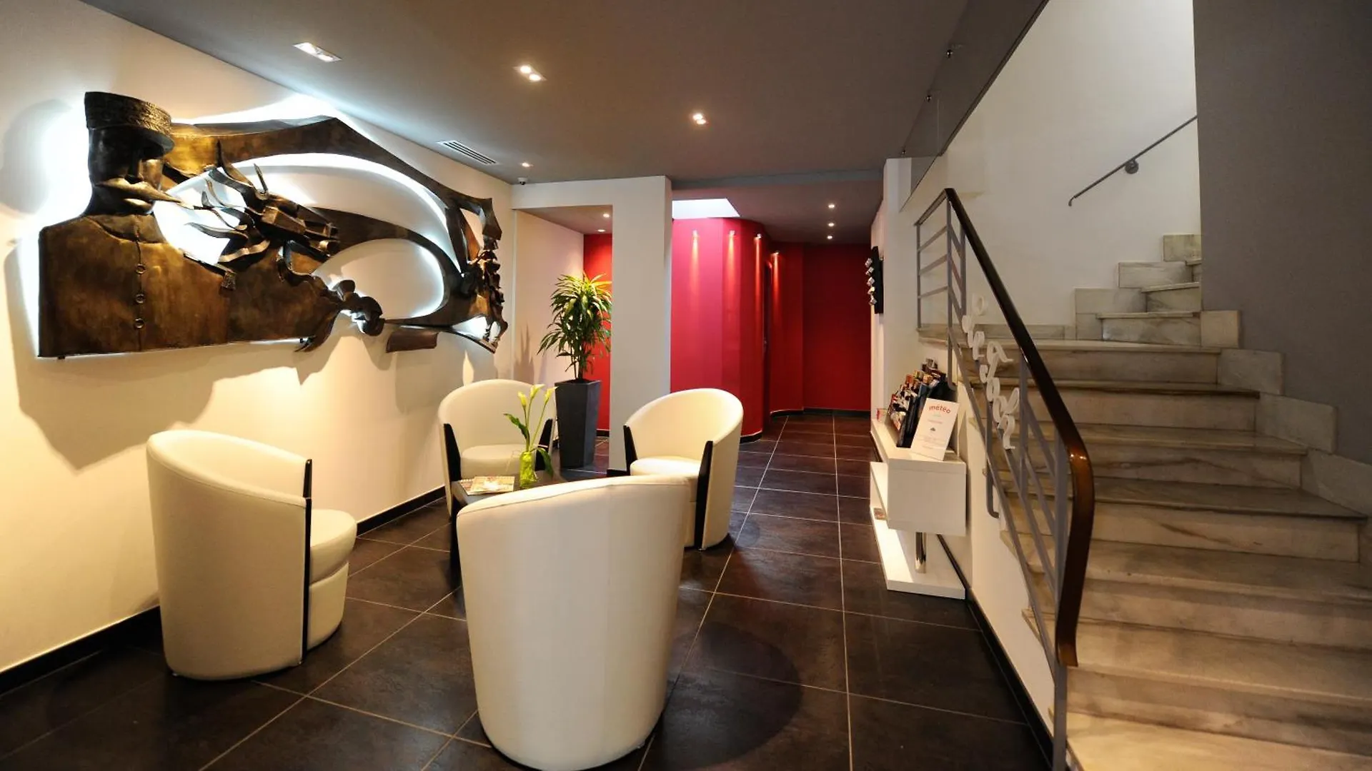 Hotell Hôtel Foch Tarbes