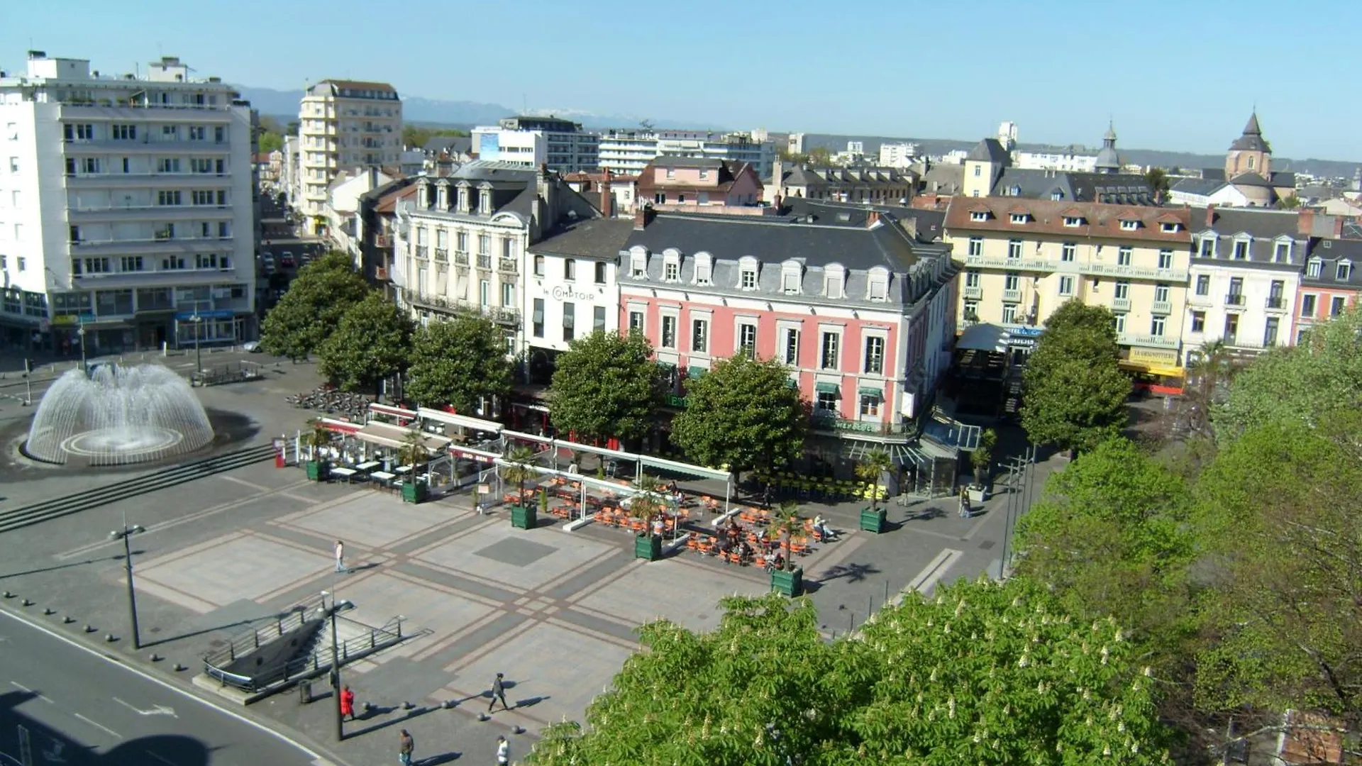 Hôtel Foch Tarbes Frankrike