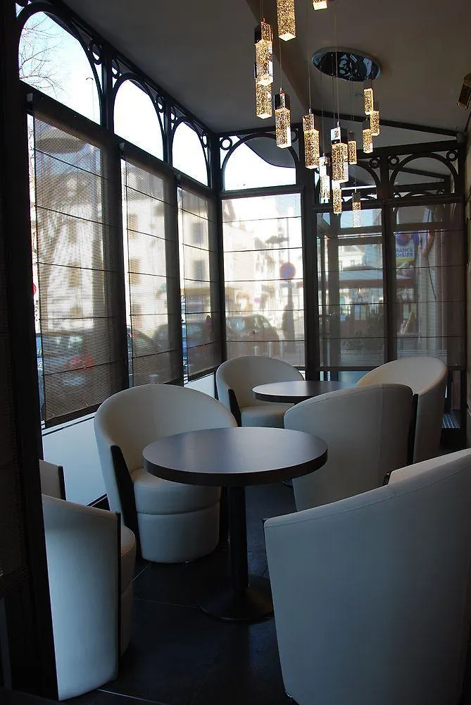 Hôtel Foch Tarbes 3*,