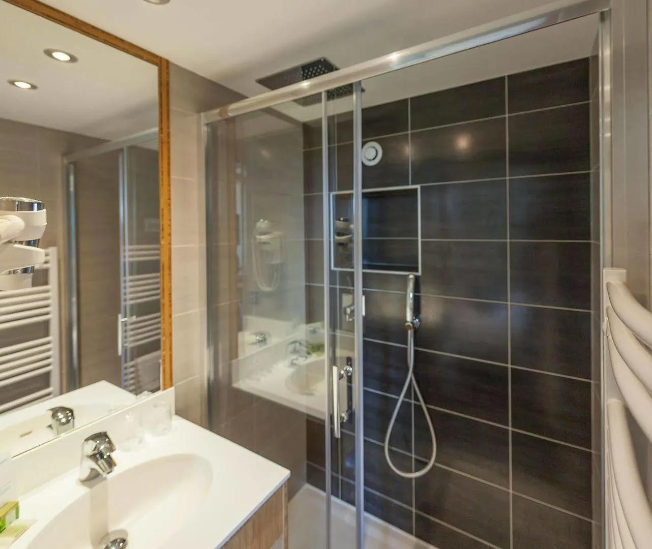 Hôtel Foch Tarbes Hotell