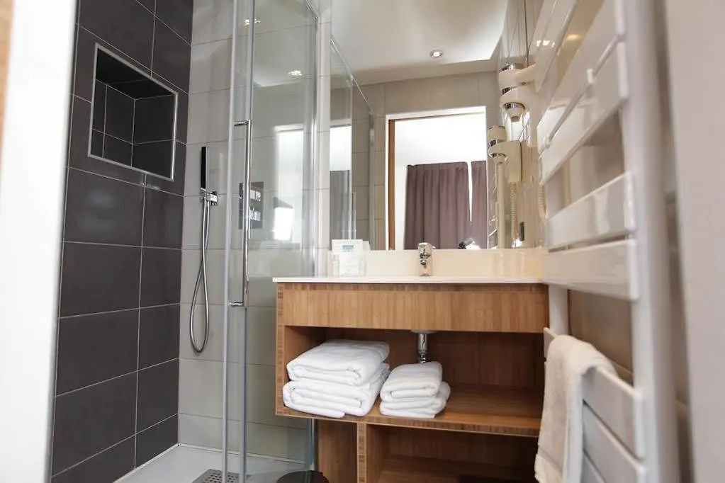 *** Hotell Hôtel Foch Tarbes Frankrike